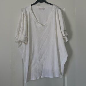 Belle by Kim Gravel White V-Neck Women's Top Women’s Size 5X
